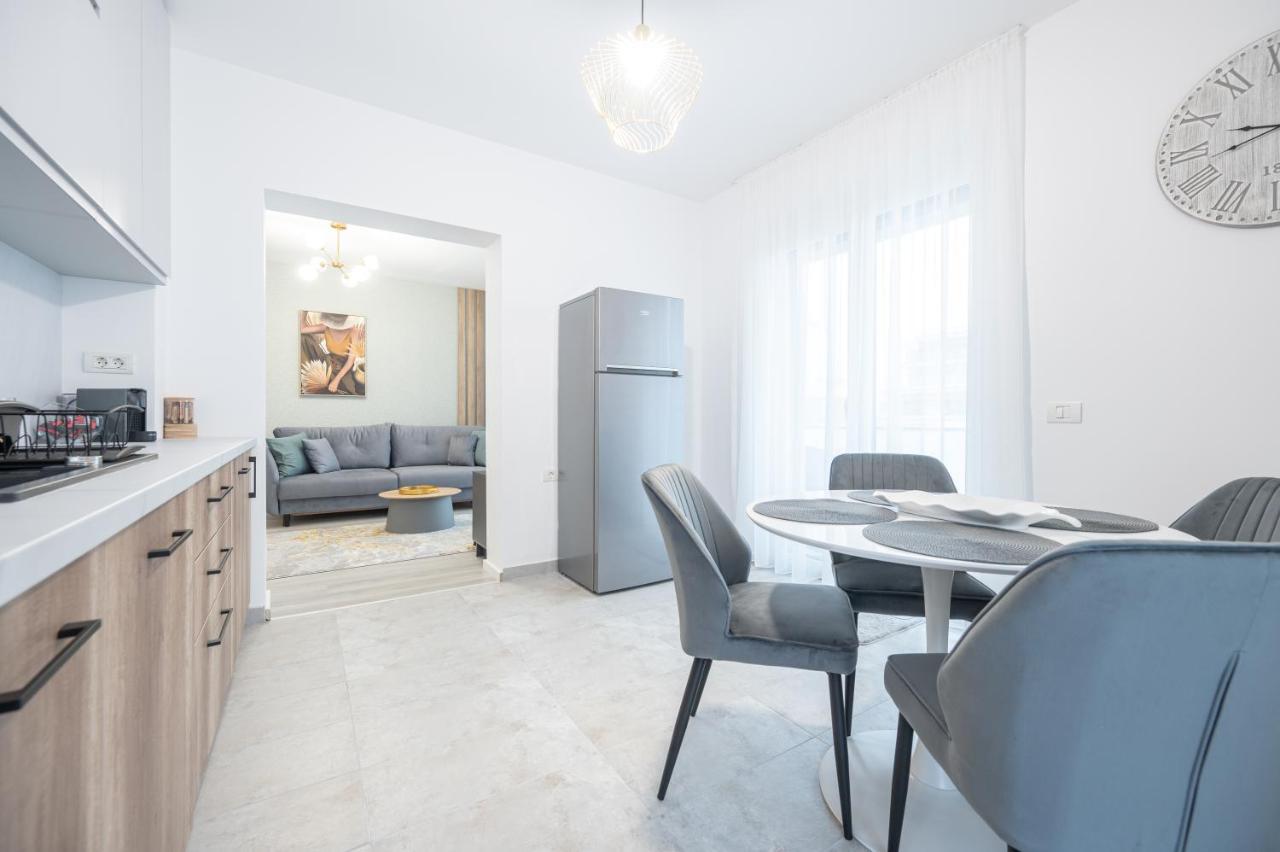 Ferienwohnung Rosewood Gold Oradea Exterior foto