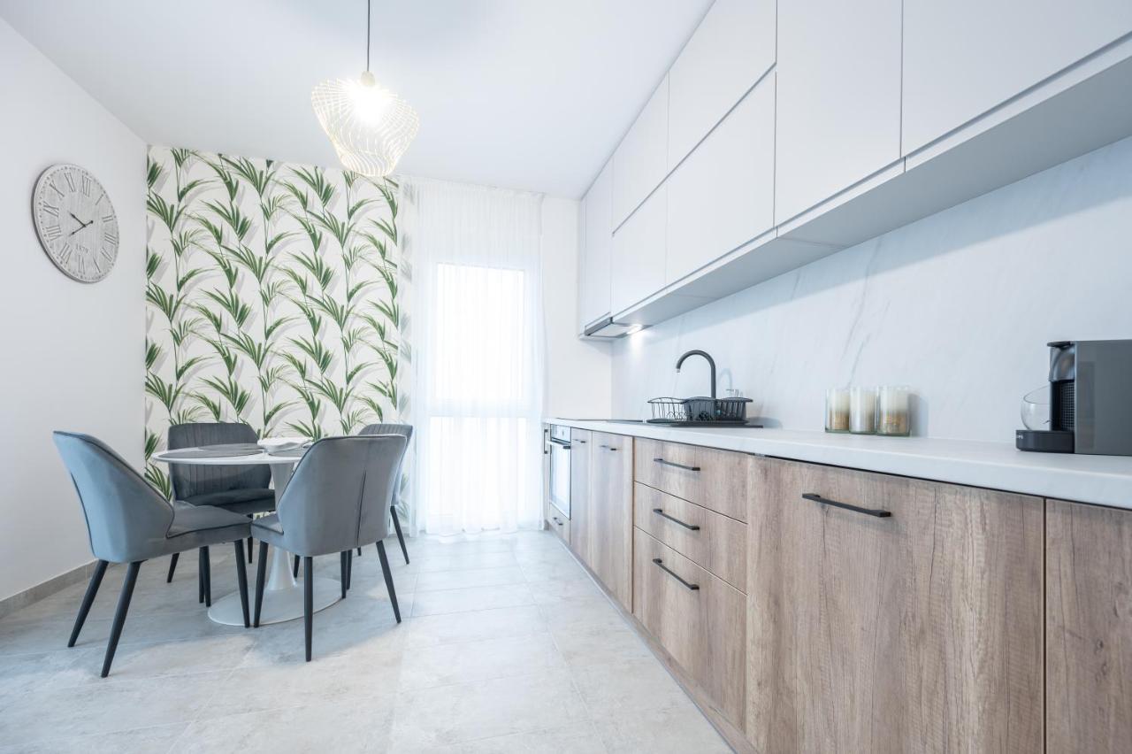 Ferienwohnung Rosewood Gold Oradea Exterior foto
