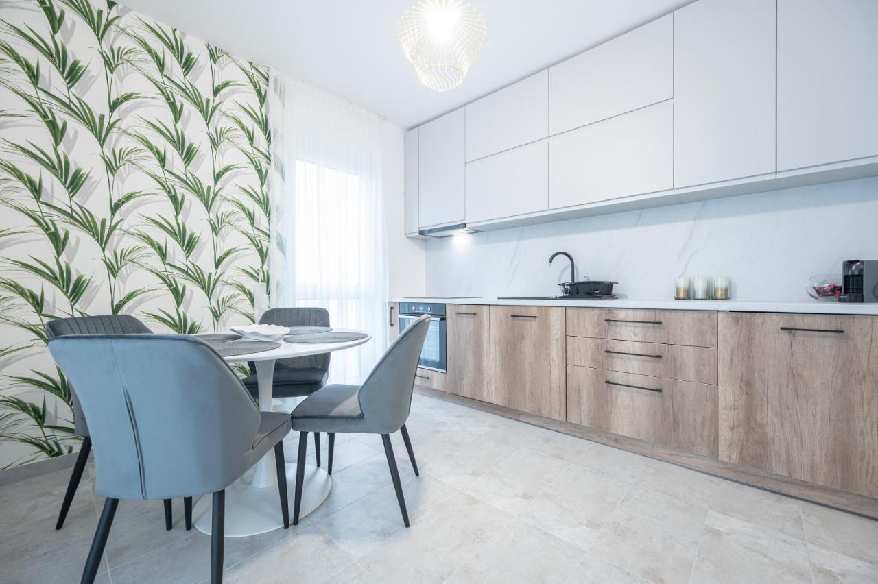 Ferienwohnung Rosewood Gold Oradea Exterior foto