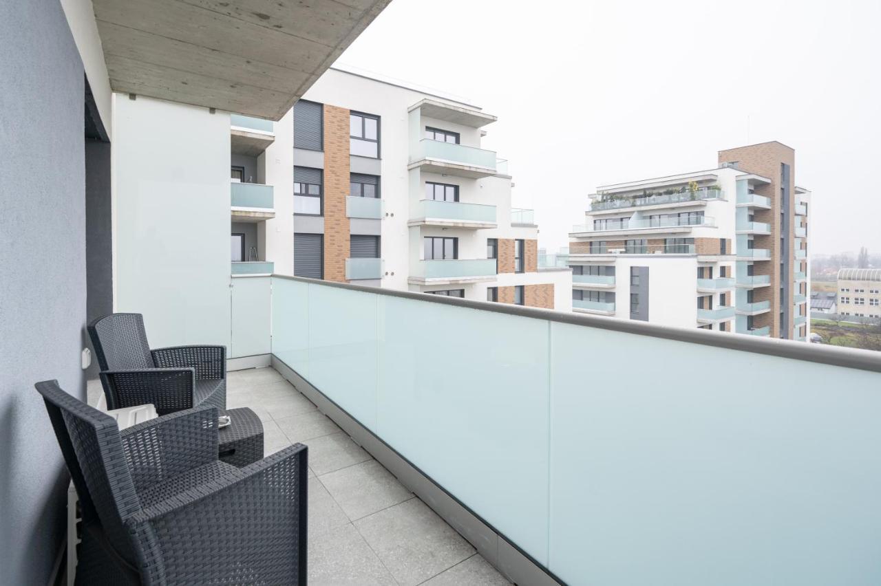 Ferienwohnung Rosewood Gold Oradea Exterior foto