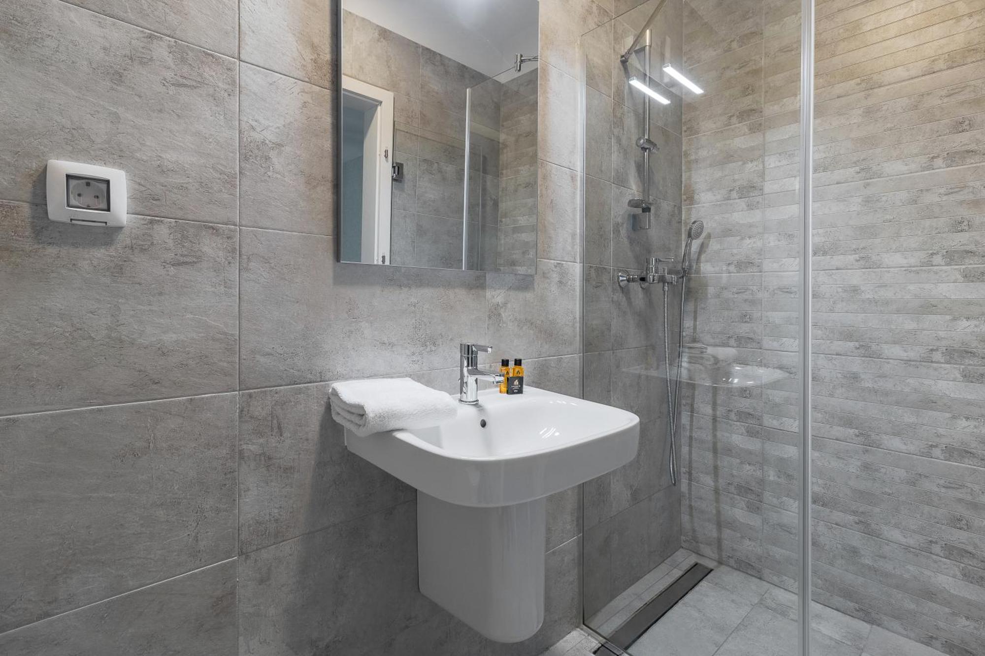 Ferienwohnung Rosewood Gold Oradea Exterior foto